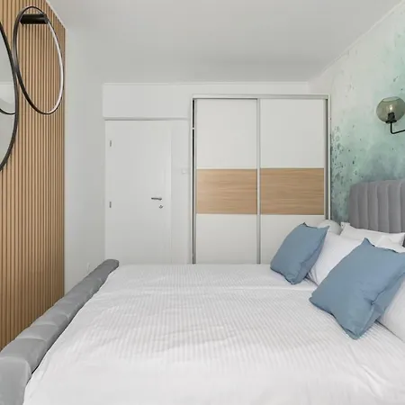 In Arbanija With Sea View, Terrace, Air Conditioning, Wifi 5139-2 아파트