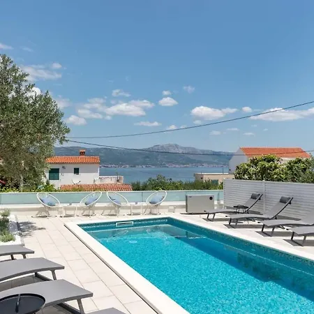In Arbanija With Sea View, Terrace, Air Conditioning, Wifi 5139-2 *