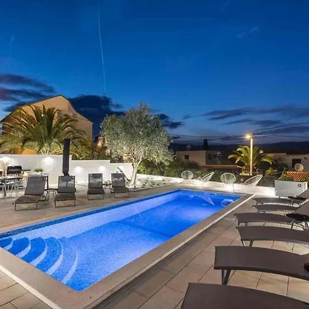 In Arbanija With Sea View, Terrace, Air Conditioning, Wifi 5139-2