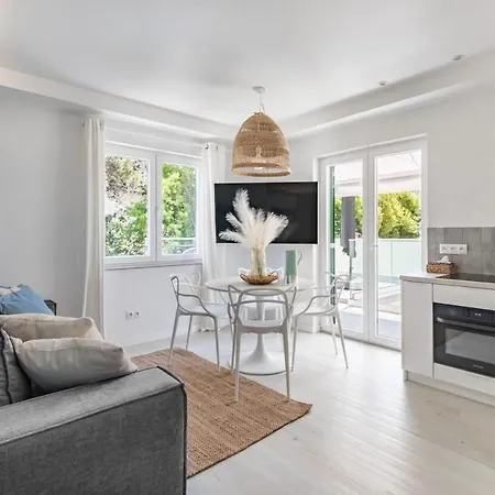 아파트 In Arbanija With Sea View, Terrace, Air Conditioning, Wifi 5139-2 트로기르