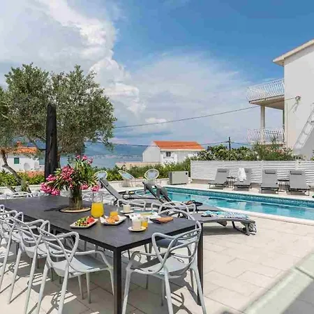 Appartamento In Arbanija With Sea View, Terrace, Air Conditioning, Wifi 5139-2 Traù