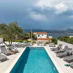 In Arbanija With Sea View, Terrace, Air Conditioning, Wifi 5139-2 Appartamento