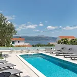 In Arbanija With Sea View, Terrace, Air Conditioning, Wifi 5139-2 *