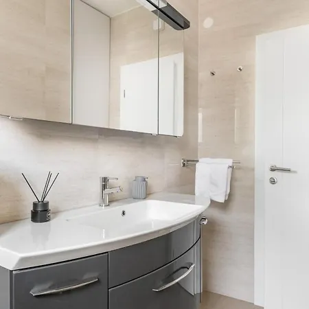 In Arbanija With Sea View, Terrace, Air Conditioning, Wifi 5139-2 * تروغير