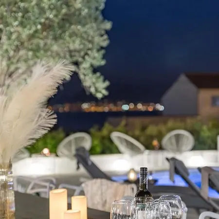 In Arbanija With Sea View, Terrace, Air Conditioning, Wifi 5139-2 * تروغير