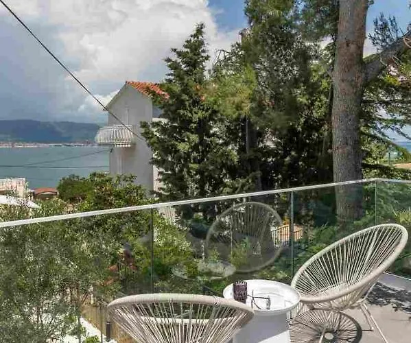 In Arbanija With Sea View, Terrace, Air Conditioning, Wifi 5139-2 *