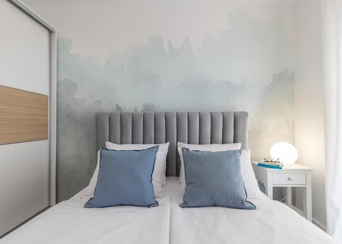 In Arbanija With Sea View, Terrace, Air Conditioning, Wifi 5139-2 特罗吉尔