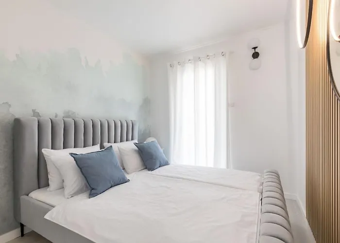 In Arbanija With Sea View, Terrace, Air Conditioning, Wifi 5139-2 * 特罗吉尔