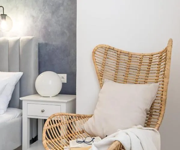 In Arbanija With Sea View, Terrace, Air Conditioning, Wifi 5139-2 特罗吉尔
