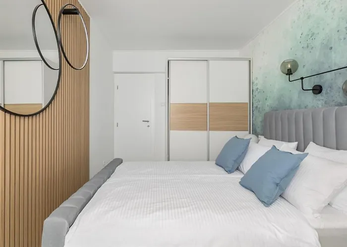 In Arbanija With Sea View, Terrace, Air Conditioning, Wifi 5139-2 公寓