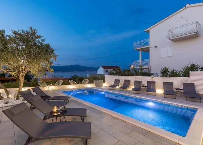 In Arbanija With Sea View, Terrace, Air Conditioning, Wifi 5139-2