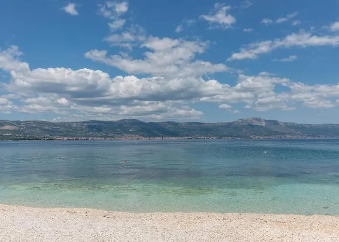 公寓 In Arbanija With Sea View, Terrace, Air Conditioning, Wifi 5139-2 特罗吉尔