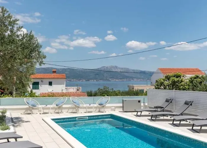 In Arbanija With Sea View, Terrace, Air Conditioning, Wifi 5139-2 *