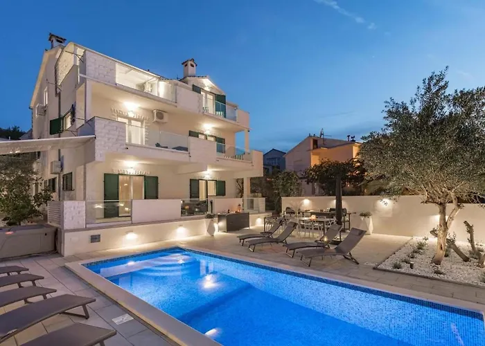 In Arbanija With Sea View, Terrace, Air Conditioning, Wifi 5139-2 公寓 *