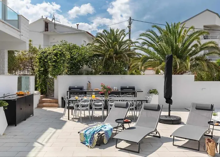In Arbanija With Sea View, Terrace, Air Conditioning, Wifi 5139-2