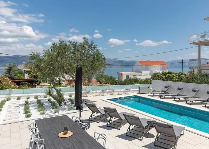 公寓 In Arbanija With Sea View, Terrace, Air Conditioning, Wifi 5139-2 *