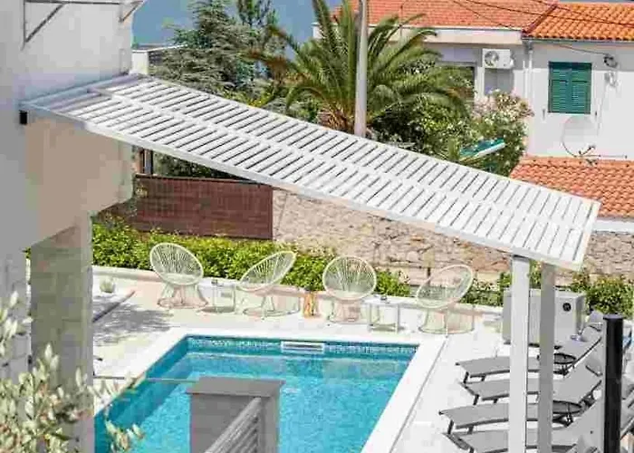 公寓 In Arbanija With Sea View, Terrace, Air Conditioning, Wifi 5139-2 特罗吉尔