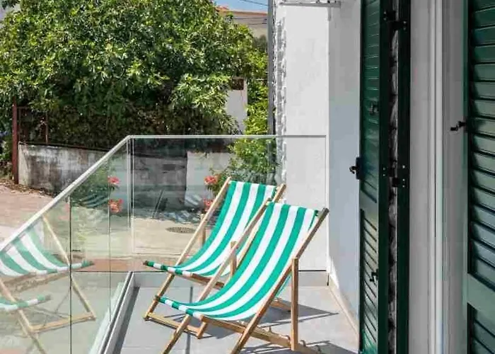 In Arbanija With Sea View, Terrace, Air Conditioning, Wifi 5139-2 公寓