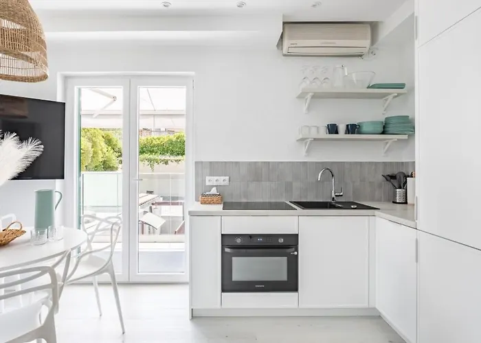 In Arbanija With Sea View, Terrace, Air Conditioning, Wifi 5139-2 特罗吉尔