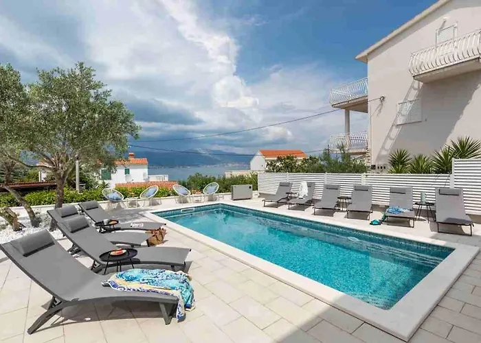 公寓 In Arbanija With Sea View, Terrace, Air Conditioning, Wifi 5139-2 特罗吉尔