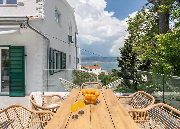 公寓 In Arbanija With Sea View, Terrace, Air Conditioning, Wifi 5139-2 特罗吉尔