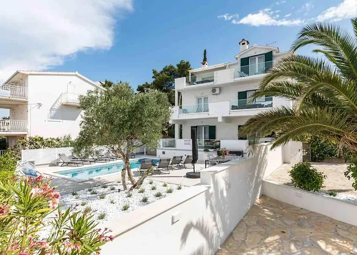 公寓 In Arbanija With Sea View, Terrace, Air Conditioning, Wifi 5139-2 *